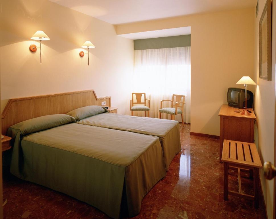 Hotel Chané La Puebla De Alfinden Esterno foto
